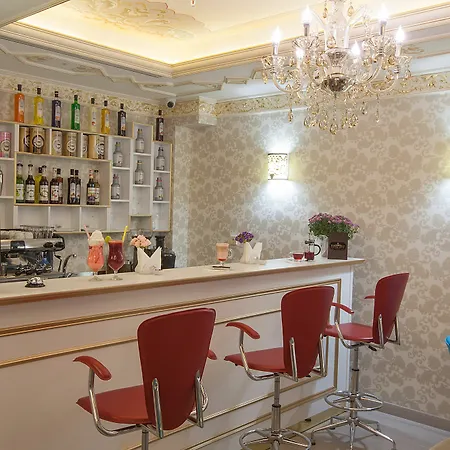 호텔 엠파이어 스위트 3*