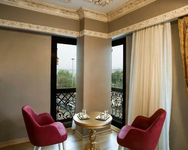 Empire Отель 3*