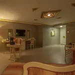 Empire Hotel 3*