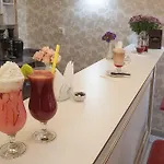 Empire Hotel 3*