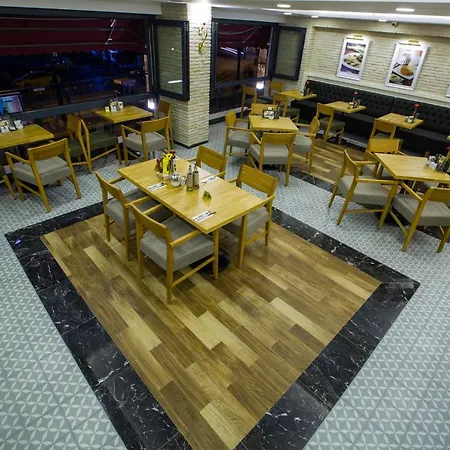 Empire Hotel 3*