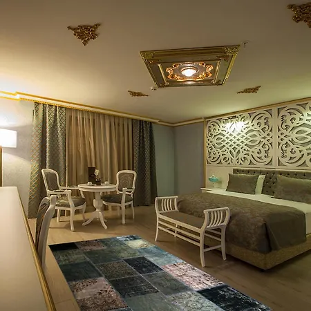 Empire Hotel 3*